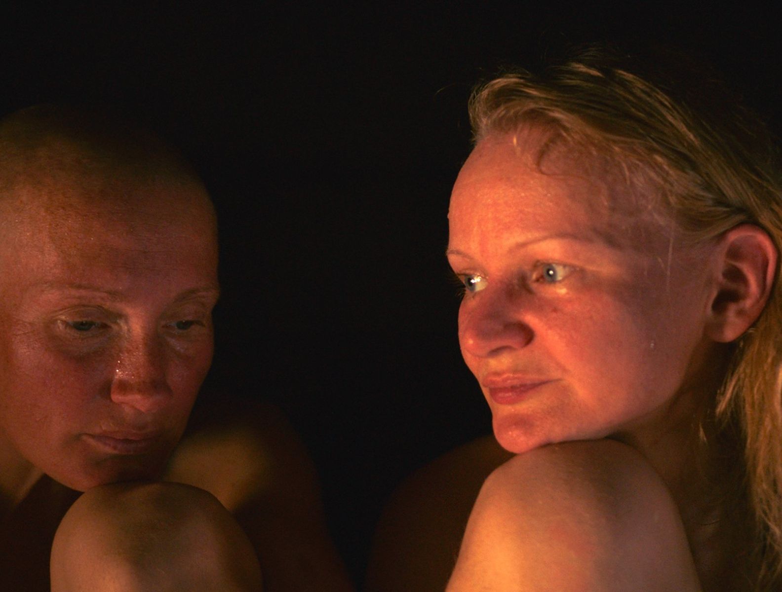 Sommerkino im Hildegarten: SMOKE SAUNA SISTERHOOD (OmU)
